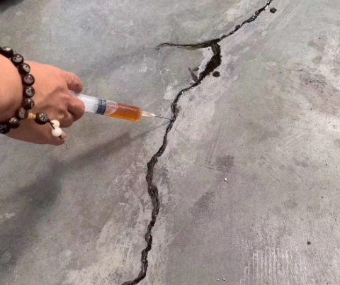 铅山混凝土裂缝修补技术详解​